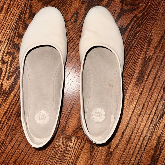 Womens massimo dutti ivory/ stone colour  leather flats size 36 light comfy - Picture 6 of 7